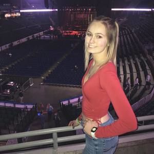 Meet your Posher, Macey